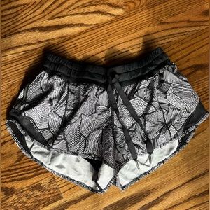 Lululemon shorts size 4